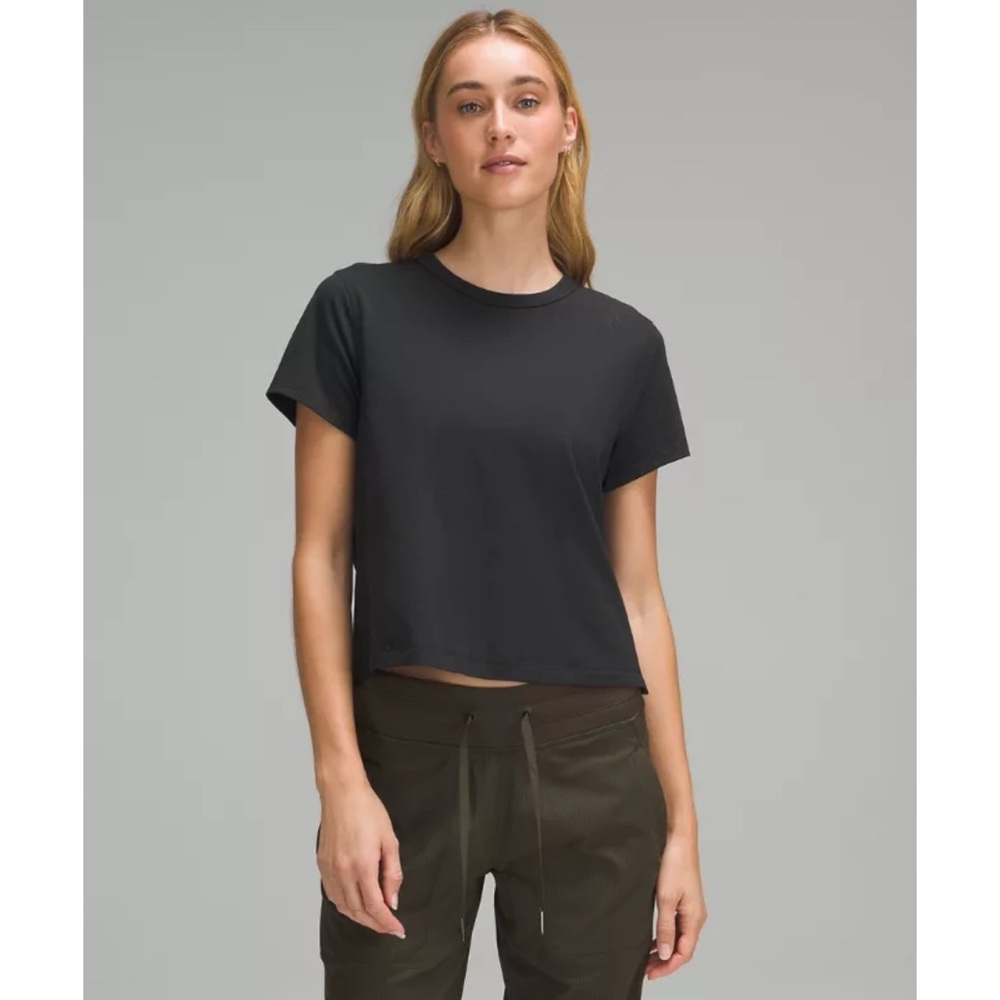 Lululemon Classic Fit Cotton Blend Short Sleeve Shirt